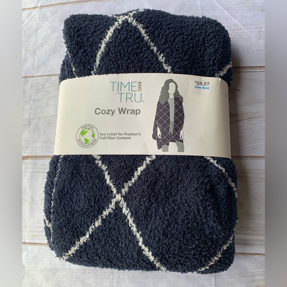 Time And Tru Cozy Wrap